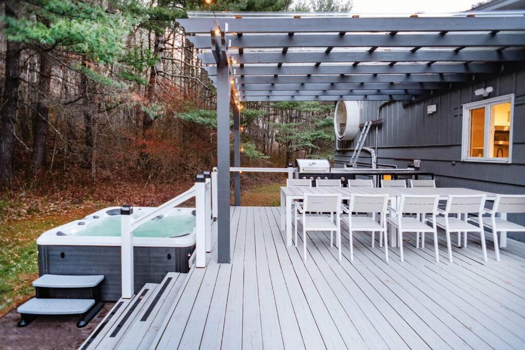 Prattvilla -Catskill -Mountain Escape 5 Bedroom ,3 Bath With Hot Tub Prattsville 외부 사진